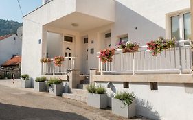 Apartments Galeb